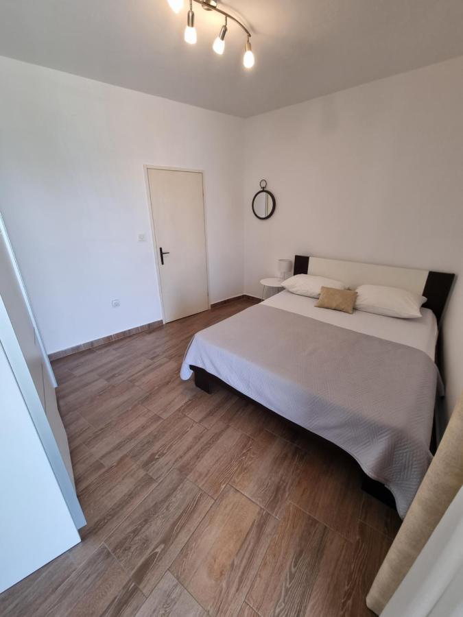 Apartman Smoljic 4+2 Primošten Εξωτερικό φωτογραφία