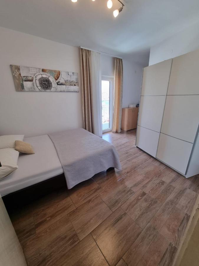 Apartman Smoljic 4+2 Primošten Εξωτερικό φωτογραφία